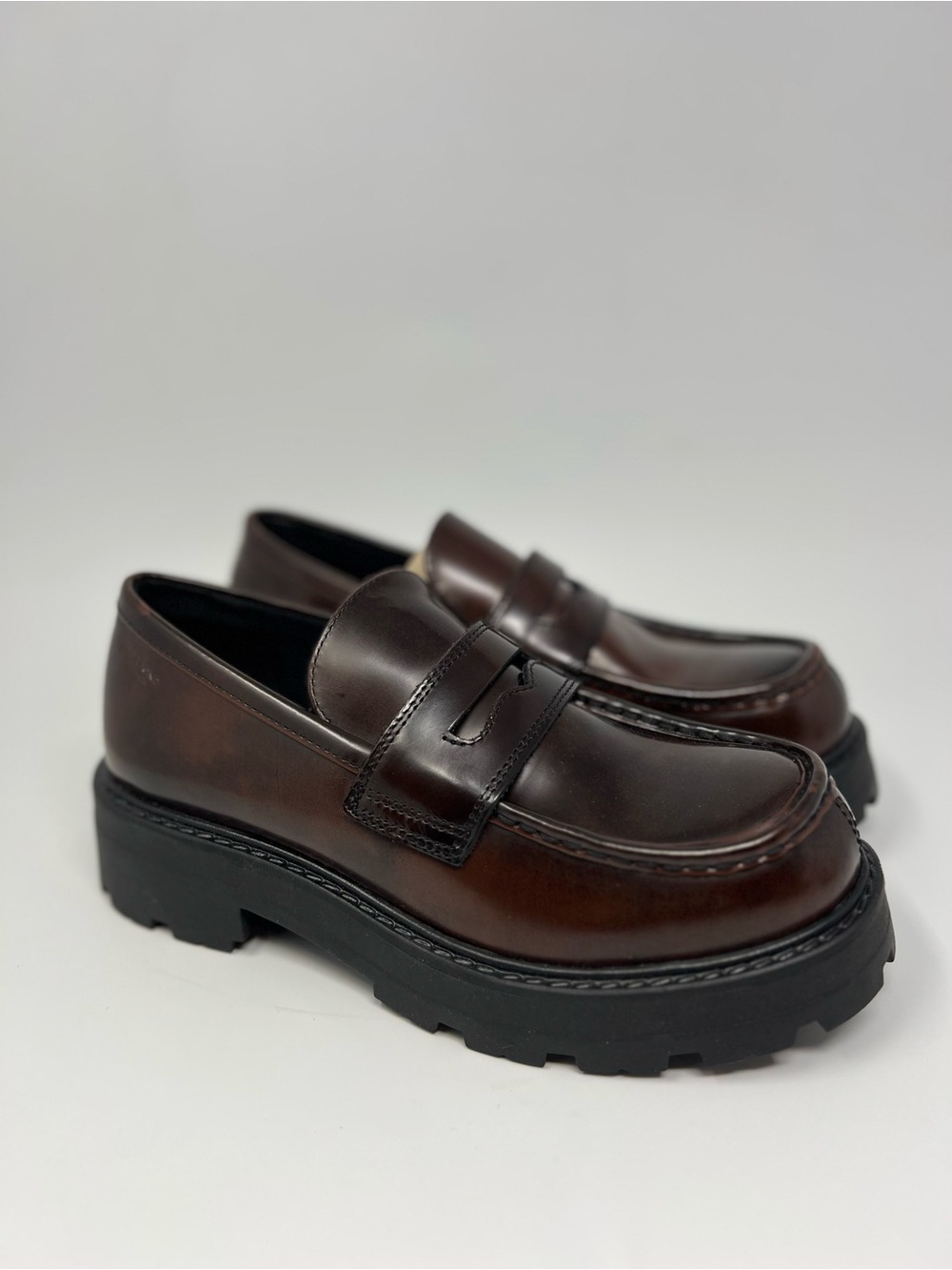 Vagabond Cosmo Dark Brandy Loafers
Size 8 - Picture 3 of 11